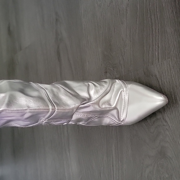 Silver Boot - Picture 3 of 5
